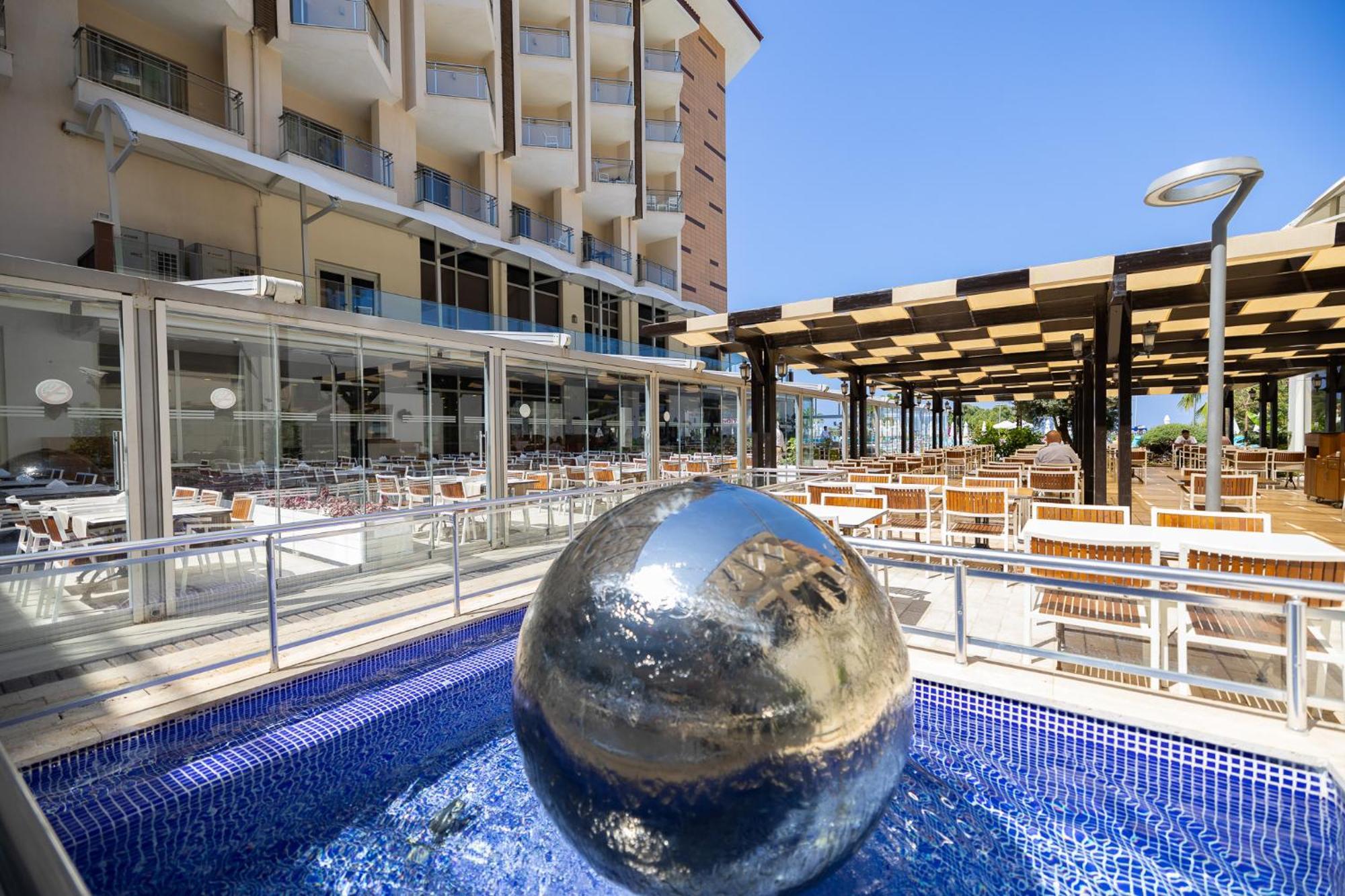Ramada Resort Kusadasi & Golf Eksteriør bilde