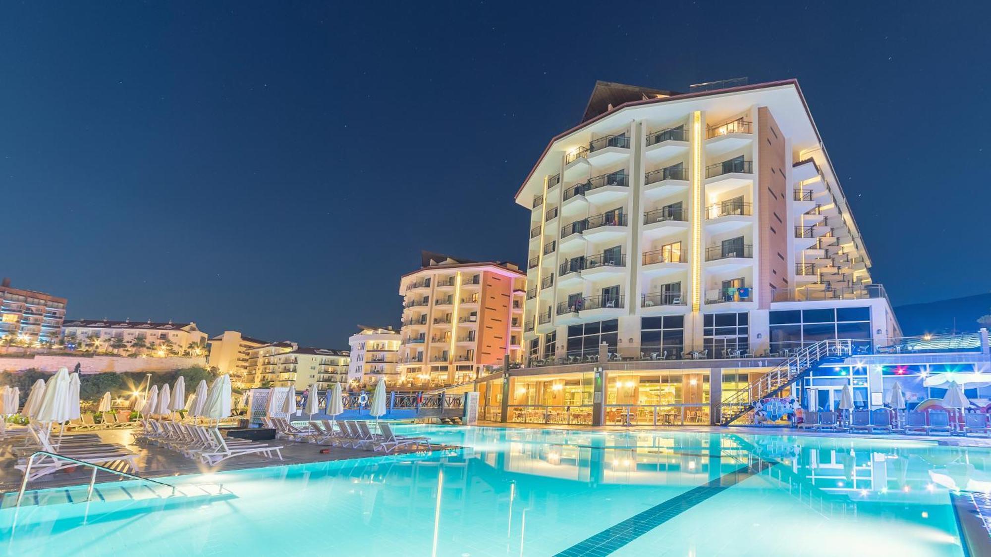 Ramada Resort Kusadasi & Golf Eksteriør bilde