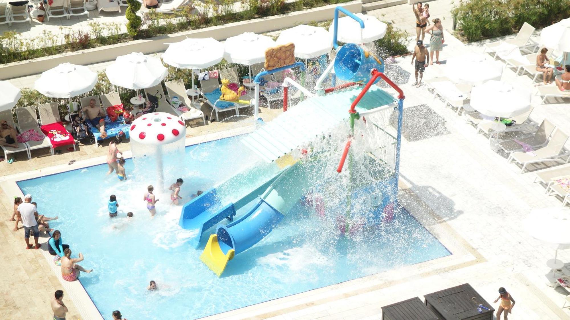 Ramada Resort Kusadasi & Golf Eksteriør bilde Aqua Park