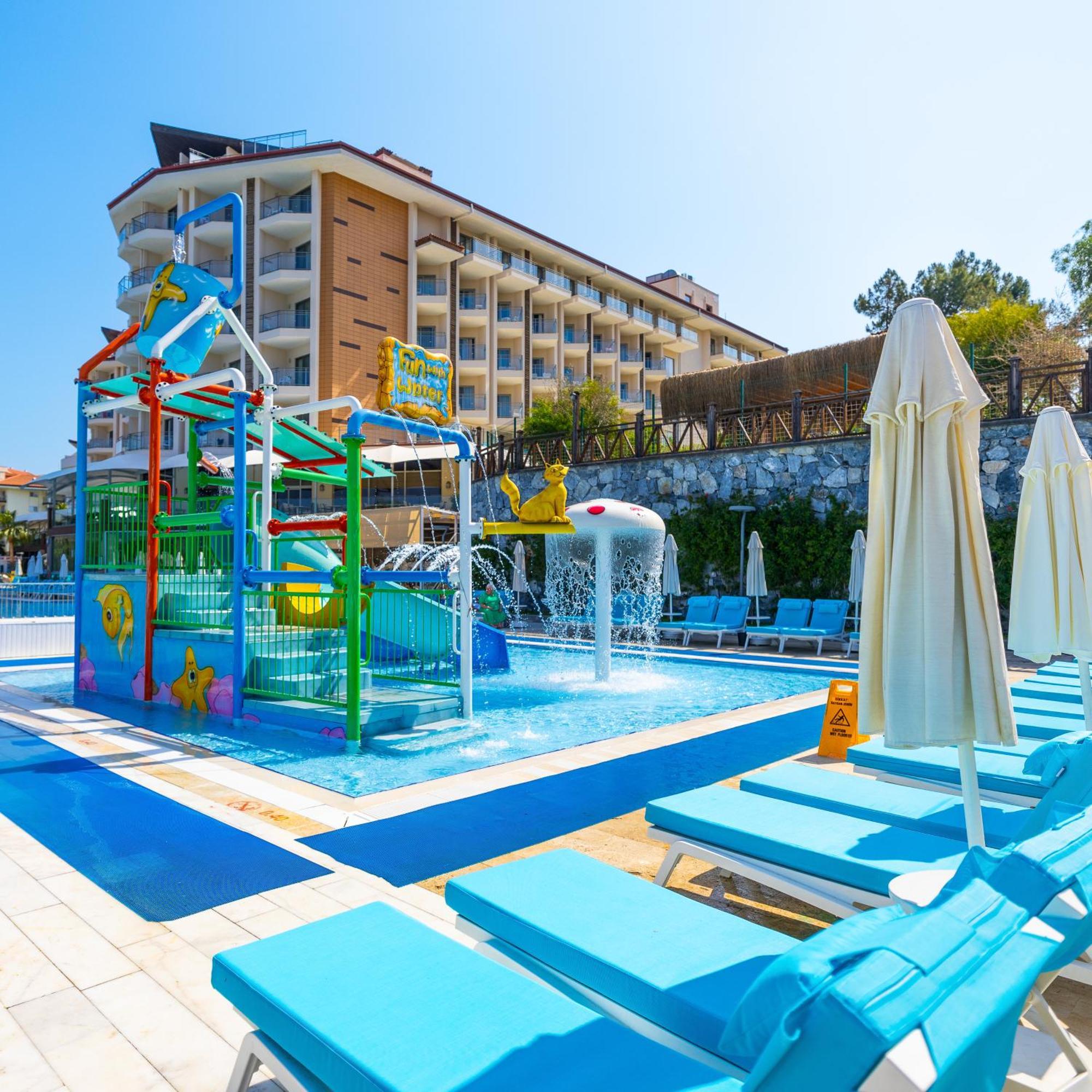 Ramada Resort Kusadasi & Golf Eksteriør bilde