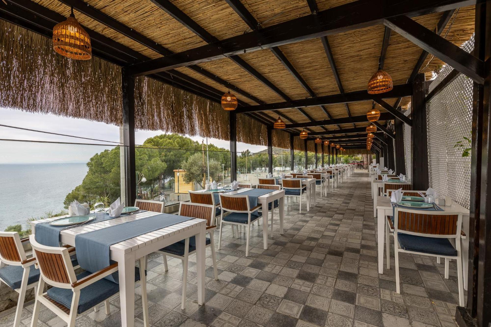 Ramada Resort Kusadasi & Golf Eksteriør bilde Restaurant